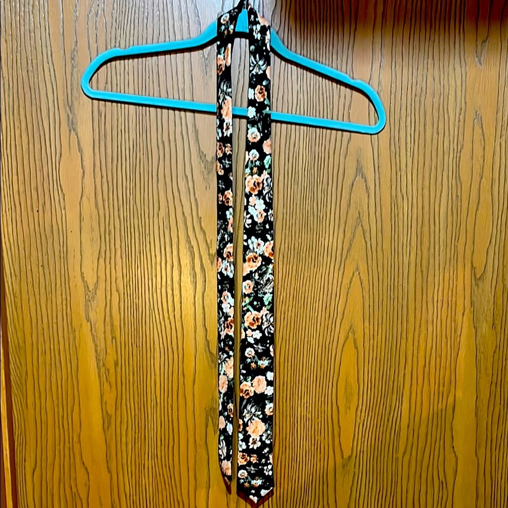 Dazi tie, only worn once!